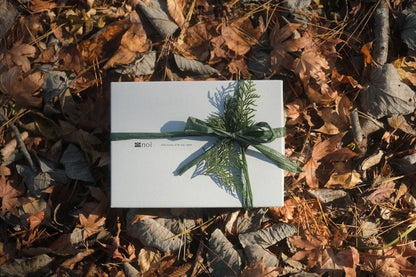 クリスマスギフトBox｜リラックスセット (アロマスプレー 001 Kuromoji Care & クロモジ金木犀ハーブティー)